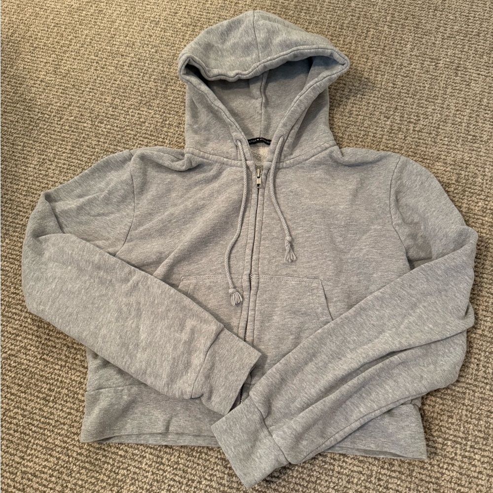 BRANDY MELVILLE CROP ZIP UP!!